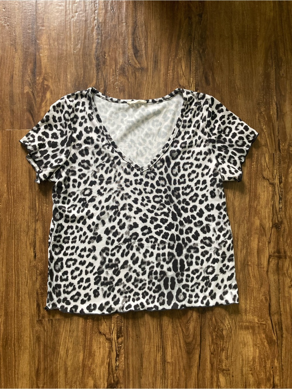 Olivia Rae Leopard Print V-Neck Top in Black and White Women’s Size Medium
